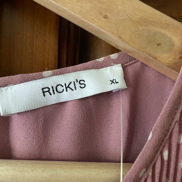 Ricki’s Pink Polkadot pleated sleeveless top. Size XL - Picture 4 of 6